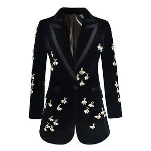 Elegant Black Floral Women's Blazer Runs smaller
so it will fit better to Large